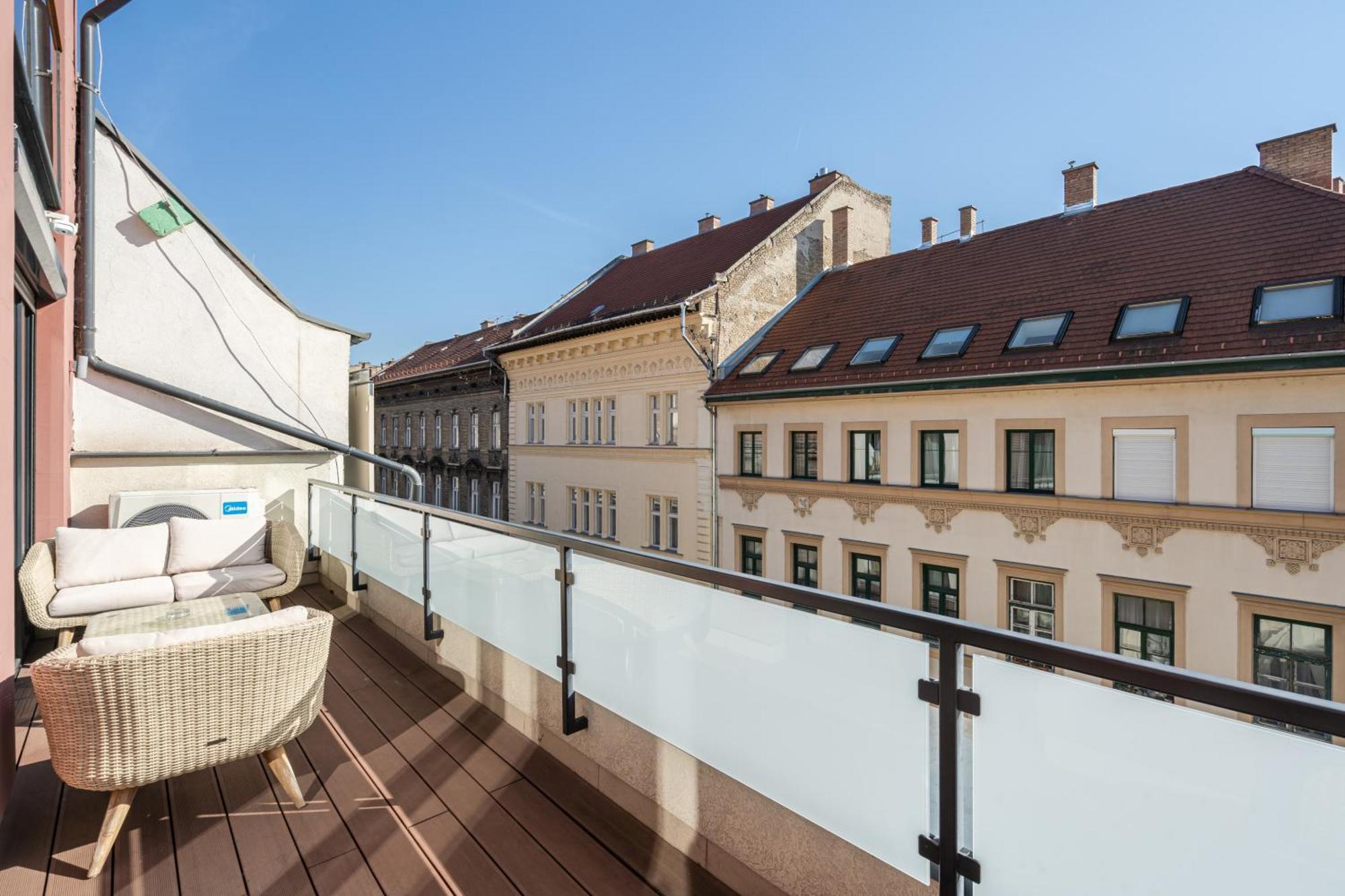 Kiraly 44 Luxury Apartment With Free Parking Budapest Luaran gambar