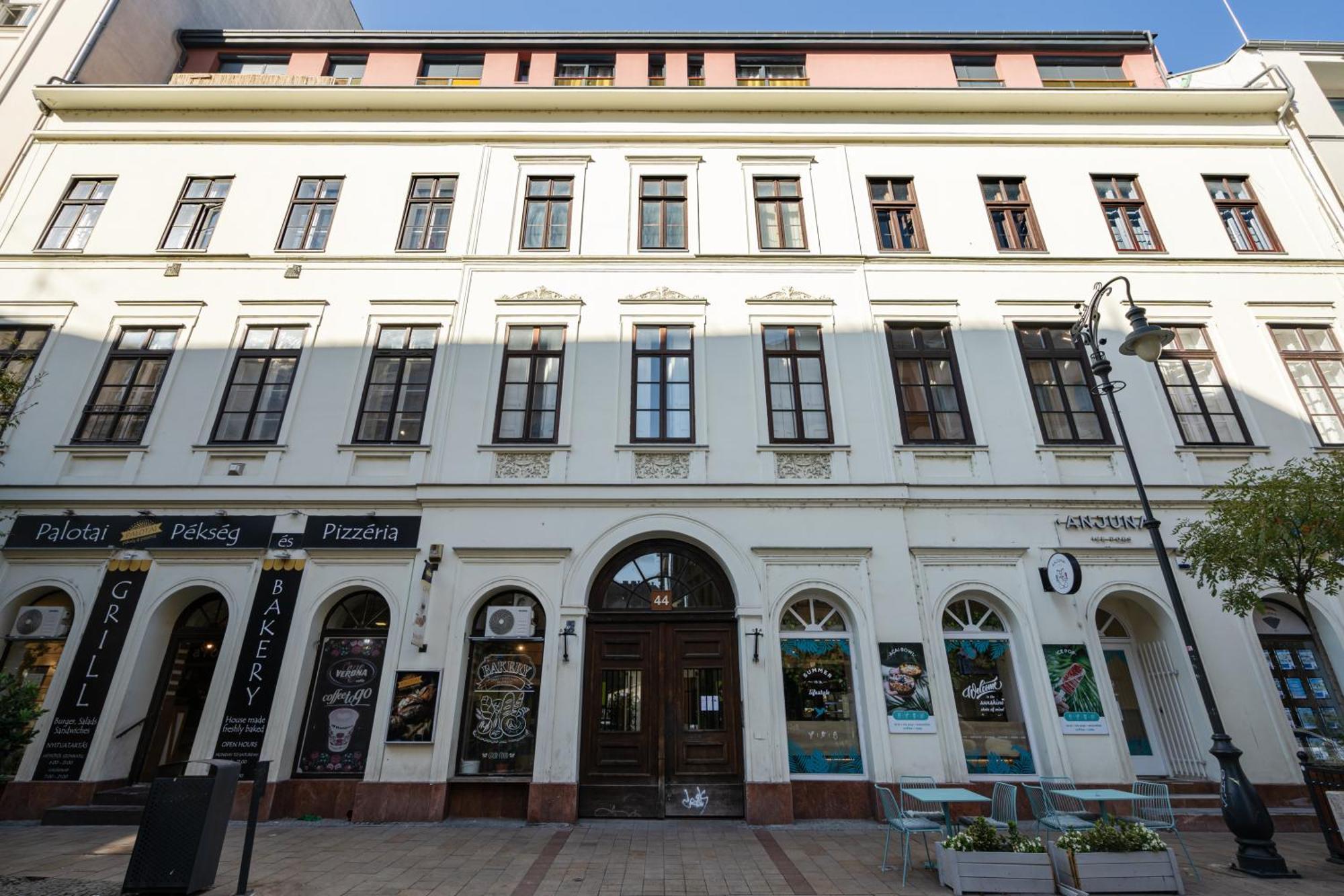 Kiraly 44 Luxury Apartment With Free Parking Budapest Luaran gambar
