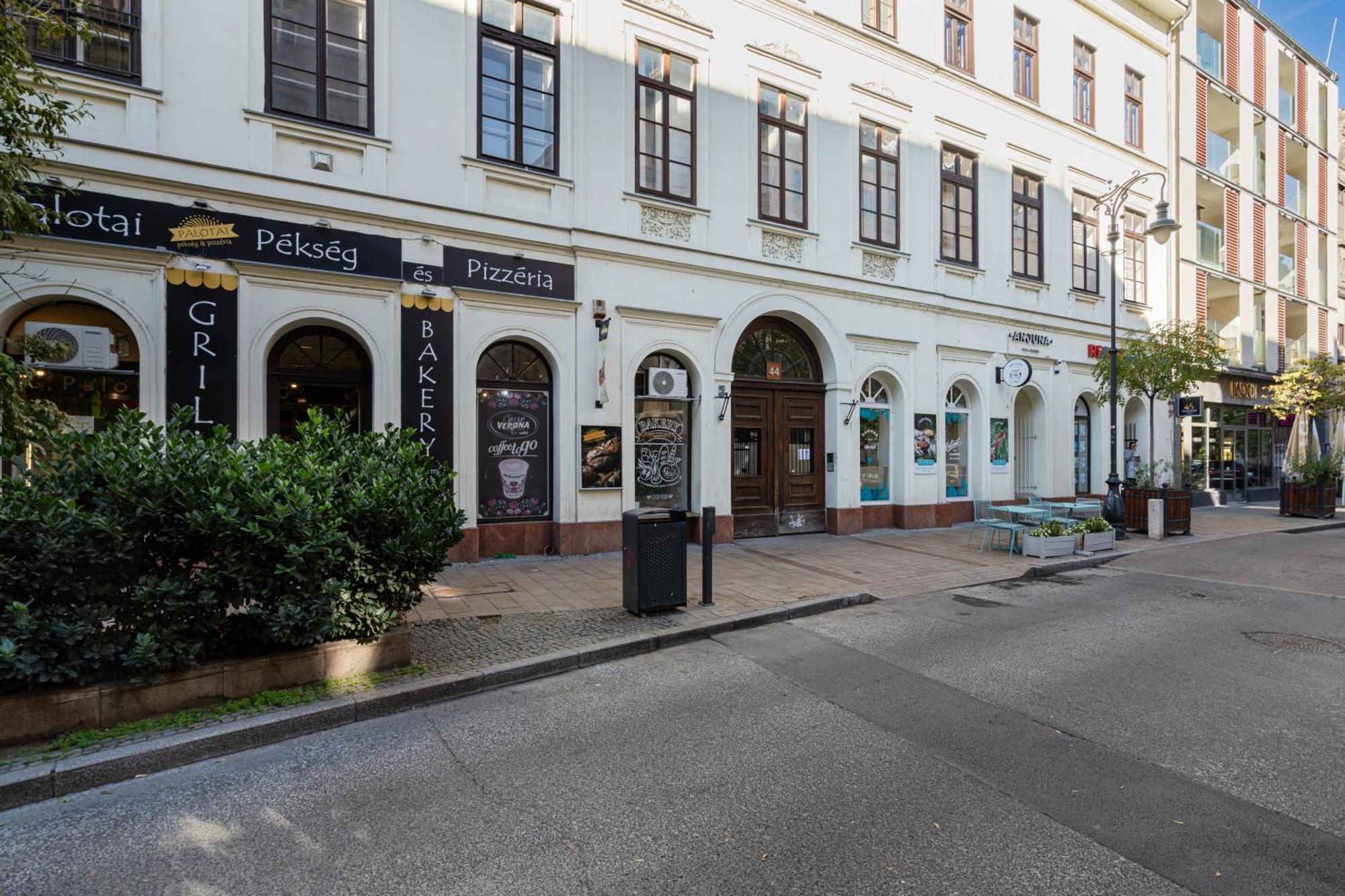 Kiraly 44 Luxury Apartment With Free Parking Budapest Luaran gambar